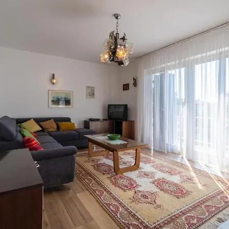 Gorgeous In With Kitchen Apartment Premantura