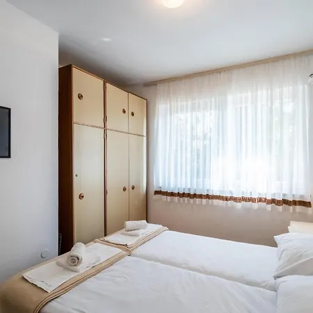 Apartment Gorgeous In With Kitchen Premantura