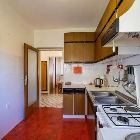 Gorgeous In With Kitchen Apartment