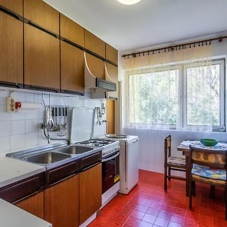 Apartment Gorgeous In With Kitchen Premantura